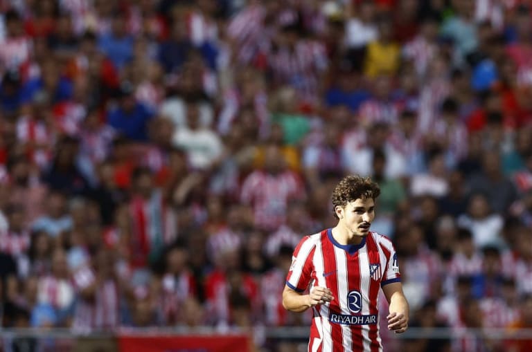 Barcelona busca centroavante e trabalha em saídas antes do fechamento da janela de transferências