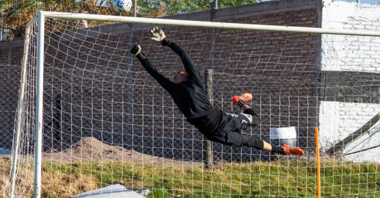 Palmeiras oficializa contratação do goleiro Bruno Bertinato com vínculo até o fim de 2026