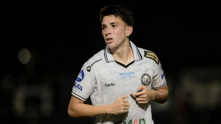Flamengo contrata revelação Miguel, lateral-esquerdo do Operário-PR