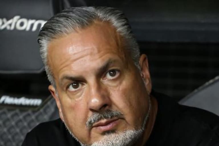 Negociações complexas com clubes russos travam reforços e saídas no Flamengo