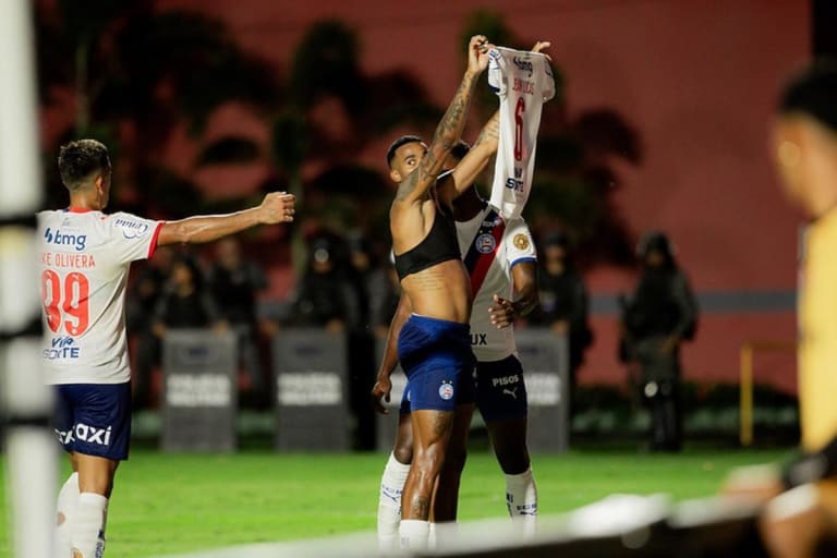 STJD suspende Cacá por dois jogos após confusão em comemoração no Ba-Vi
