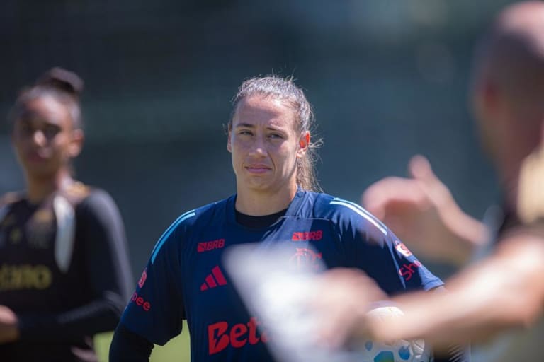 Vivi Holzel analisa evolução de goleiras antes de duelo decisivo