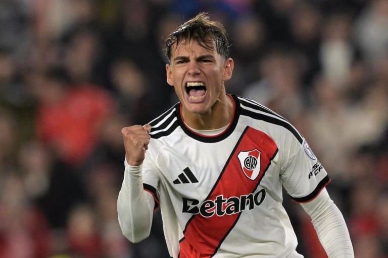 Flamengo avança por Valencia e Freitas para quartas da Libertadores
