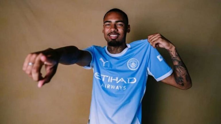 Manchester City contrata atacante Allan por 240 milhões de reais junto ao Palmeiras