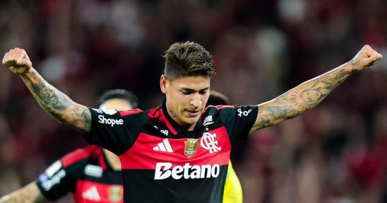 Flamengo vence Mirassol e reduz diferença para um ponto do líder Palmeiras
