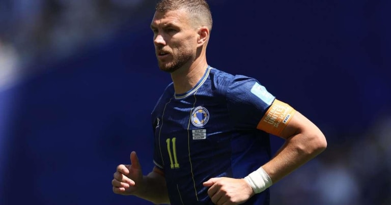 Džeko se despede da seleção da Bósnia em amistoso contra Suécia