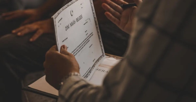 Santos oficializa contratação do lateral Rodinei com vínculo válido até 2027