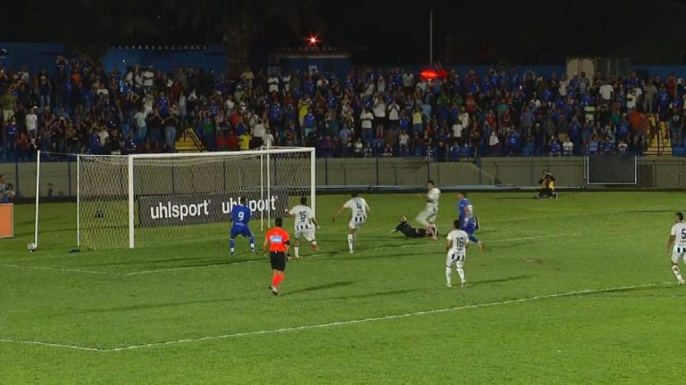 Goiatuba garante vaga na Série C com gol contra bizarro
