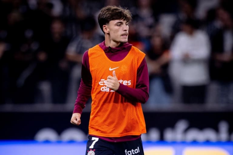 Corinthians muda patrocinador no calção após notificação da Nike