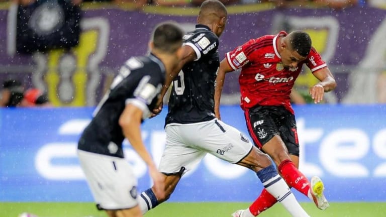 Flamengo supera campo e chuva; Samuel Lino exalta time e encerra polêmica