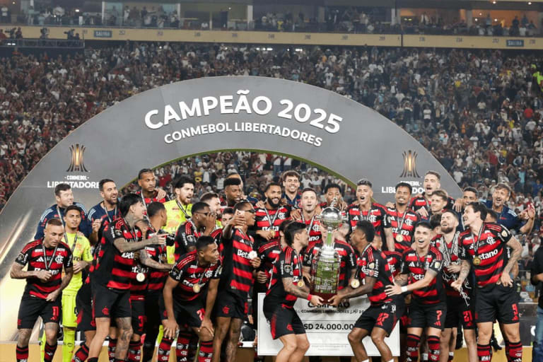 Flamengo disputa prêmio de melhor clube do mundo no Bola de Ouro 2026
