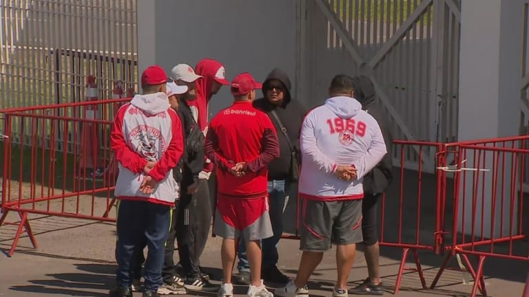 Lideranças de organizadas cobram jogadores e dirigentes do Inter em reunião no CT