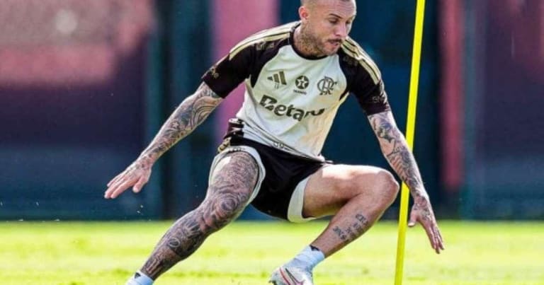 Cebolinha se "excluiu" do Flamengo, afirma diretor Boto; atacante negocia com Santos