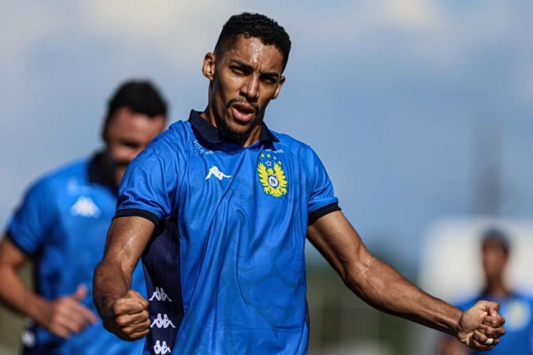 Rafa Marcos deixa Nacional após acesso inédito à Série C