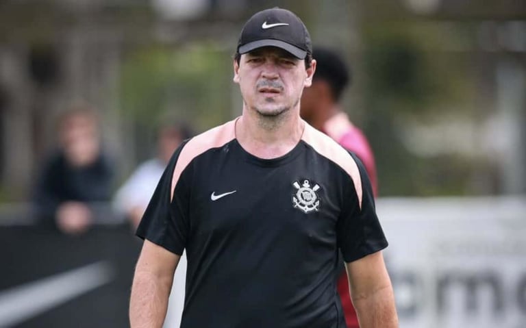 Corinthians deve poupar titulares contra Flamengo e terá mudanças na escalação
