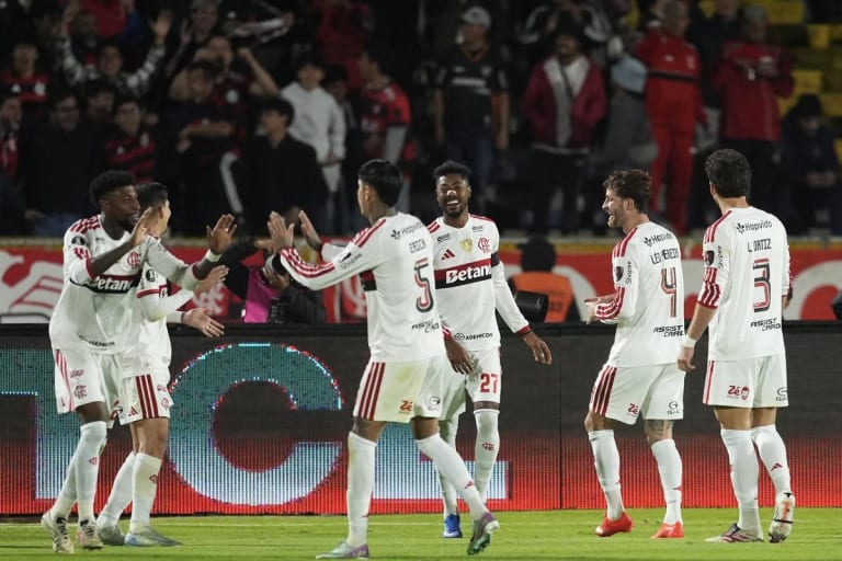 Jardim roda elenco do Flamengo e prioriza descanso para duelo contra Corinthians