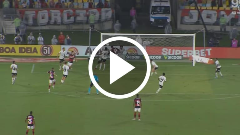 Bruno Henrique marca no fim e coloca Flamengo à frente do Corinthians