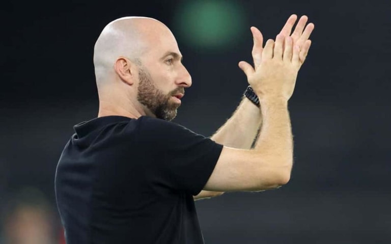 Botafogo: Bellão não segue e diretoria busca técnico brasileiro para 'tiro curto'