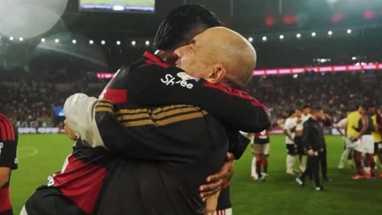 Vídeo: Euforia de Jardim e elenco do Flamengo com Bruno Henrique
