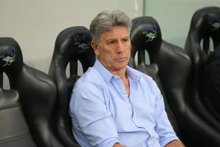 Grêmio demite Luís Castro e encaminha retorno de Renato Gaúcho para salvar temporada