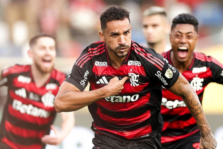 Flamengo acelera renovações de Danilo, Pedro e Léo Pereira de olho em 2027
