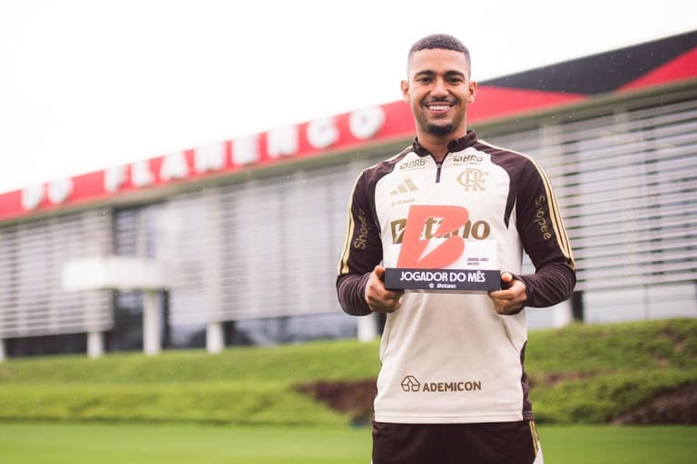 Craque do Mês e Gol do Mês: Lino e Pulgar ganham prêmios da Betano