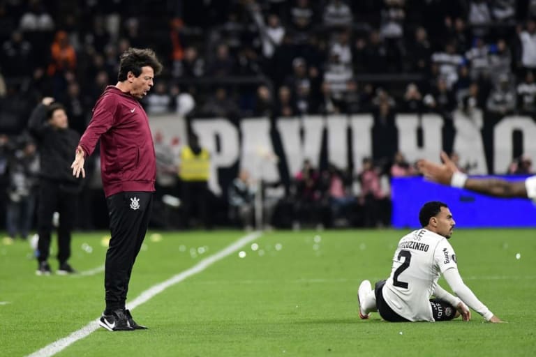 Fernando Diniz assume responsabilidade por crise e falta de soluções ofensivas no Corinthians
