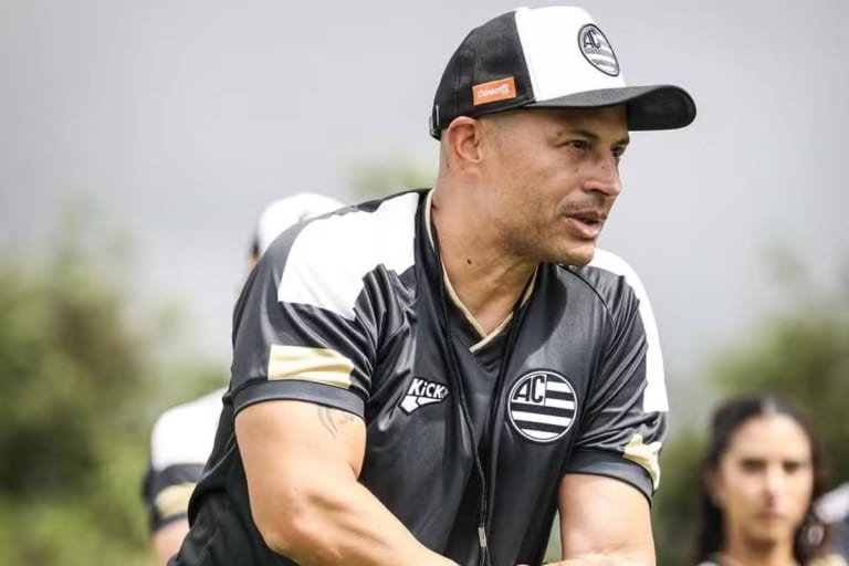 Alex fala com exclusividade sobre preparação e desafios do Athletic na Série B