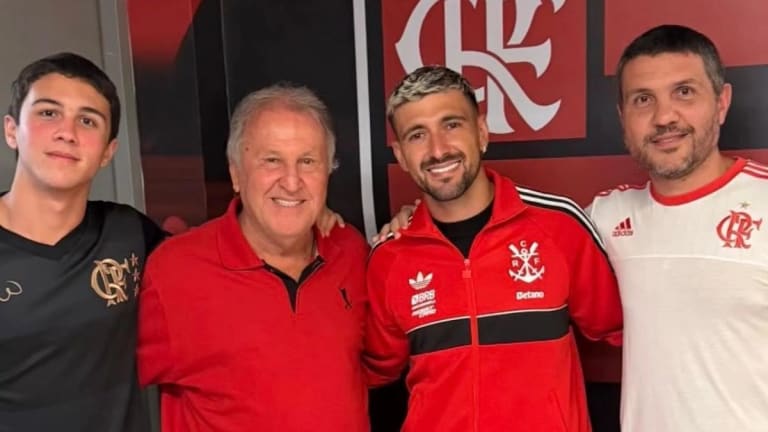 Arrascaeta recebe bênção de Zico após classificação do Flamengo
