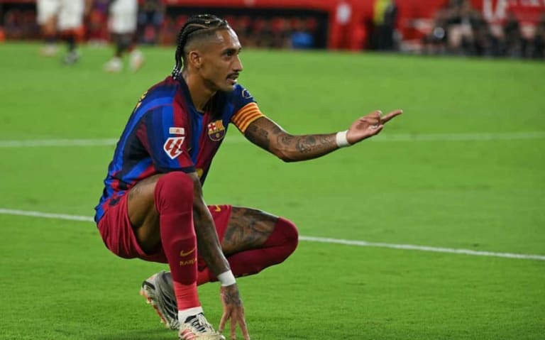 Raphinha faz segundo hat-trick seguido pelo Barcelona na ótima temporada