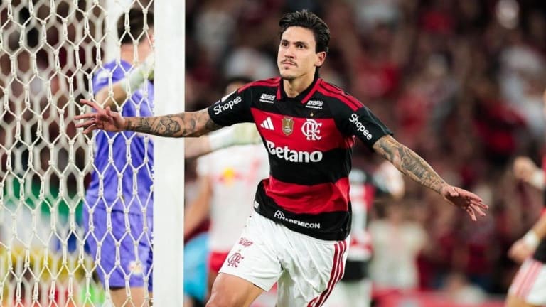 Flamengo vence Bragantino e amplia liderança do Brasileirão para 3 pontos