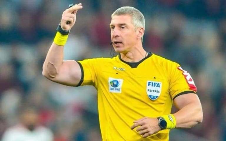 CBF escala Anderson Daronco para apitar confronto entre Flamengo e Santos na Vila Belmiro