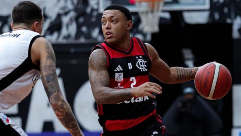 Flamengo reage e garante vaga na final do Estadual de basquete