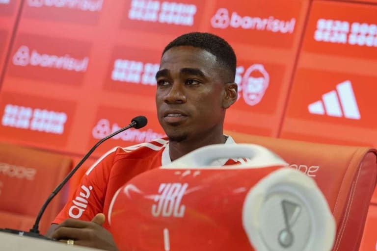 Internacional avalia compra definitiva de Félix Torres após fim de empréstimo