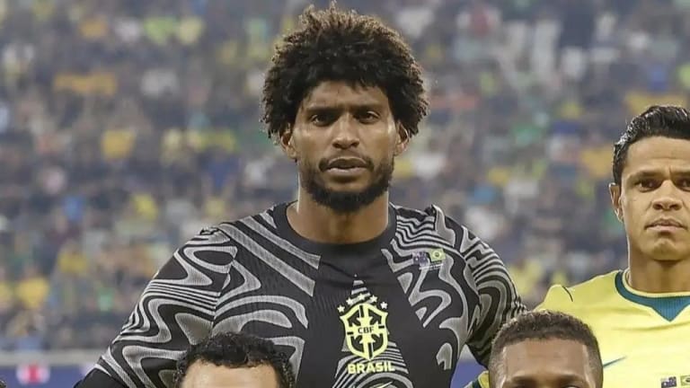 Hugo Souza usa Flamengo e Corinthians para lidar com críticas após falha na Seleção