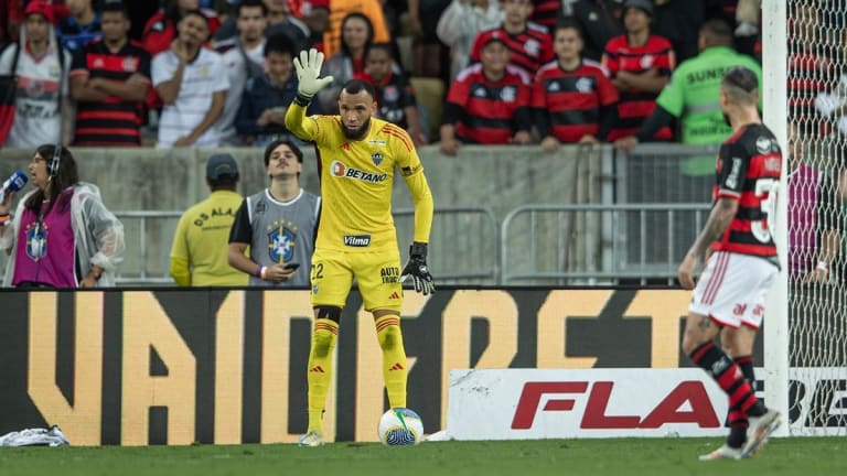 Everson reabre polêmica sobre gol de Arrascaeta em eliminação do Atlético-MG na Copa do Brasil