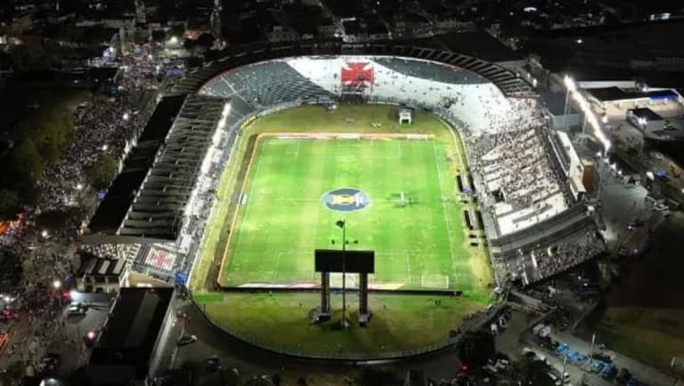 Vasco e Remo se enfrentam pelo Brasileirão com transmissão ao vivo neste sábado