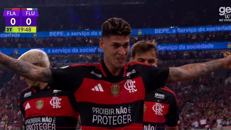 Carrascal marca golaço e Flamengo abre placar contra Fluminense