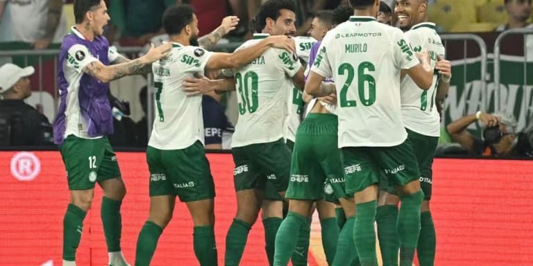 Palmeiras e Flamengo decidem vagas na final da Libertadores em jogos de volta decisivos