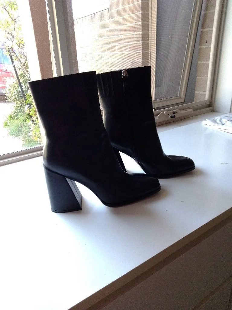 Alias Mae Leather Boots - Good condition - Carnegie, Melbourne - Additional photo 2 | Zirkly