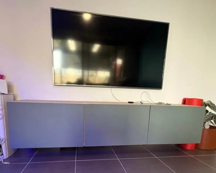 Floating TV console - Good condition - Wyndham Vale, Melbourne | Zirkly