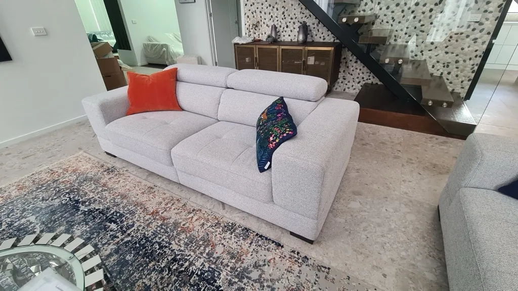Sofa set - adjustable head set - Mint condition - Kalkallo, Melbourne - Additional photo 2 | Zirkly