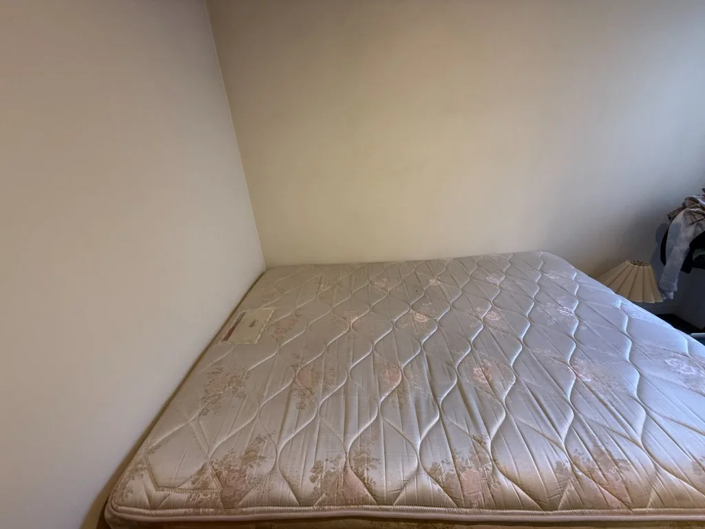 Double bed base with queen mattress - Mint condition - Rockbank, Melbourne - Additional photo 3 | Zirkly