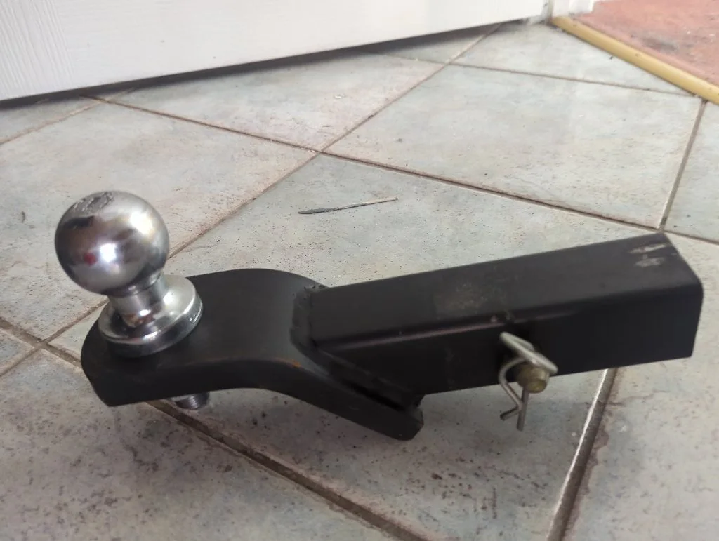 50mm 2500kg Tow Hitch Receiver with Ball - Good condition - Carnegie, Melbourne - Additional photo 2 | Zirkly