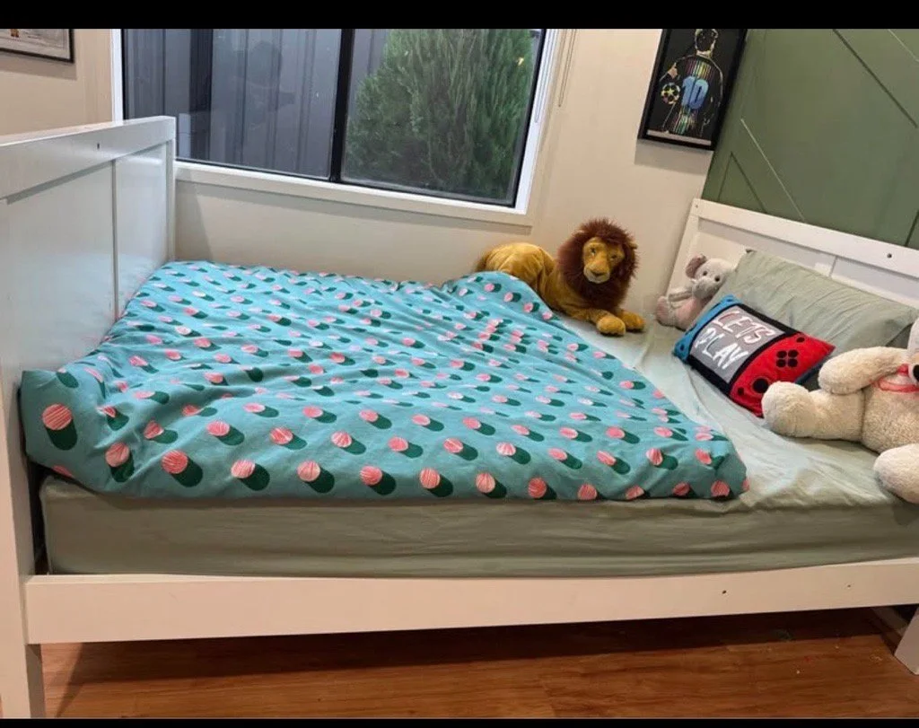 Double Bed with Mattress and Bedsheet - New condition - Tarneit, Melbourne | Zirkly