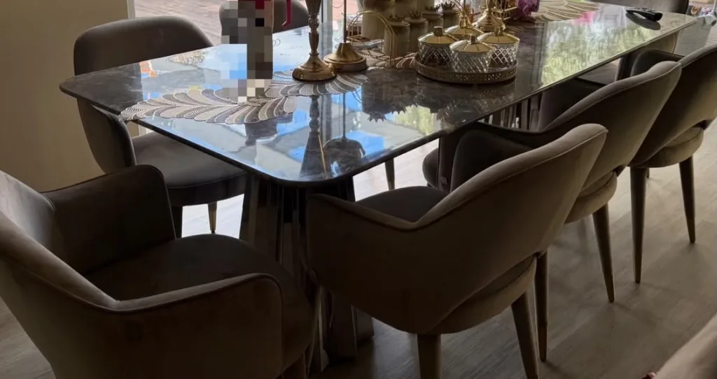 Sofa Set,Dining Table Set,Beds - Good condition - Melton, Melbourne - Additional photo 2 | Zirkly