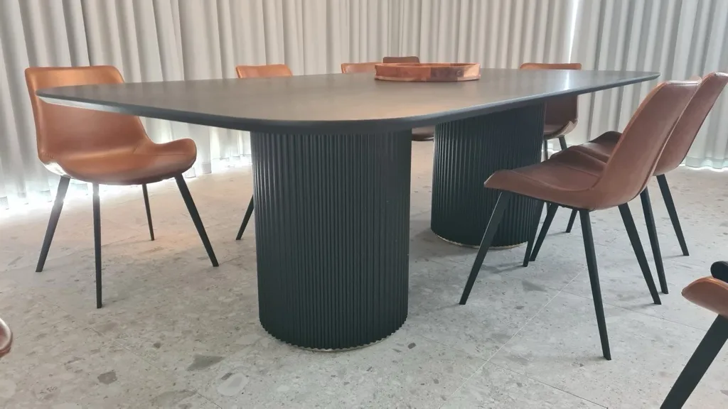 Catalano Dining Table with Chairs - Mint condition - Kalkallo, Melbourne - Additional photo 3 | Zirkly