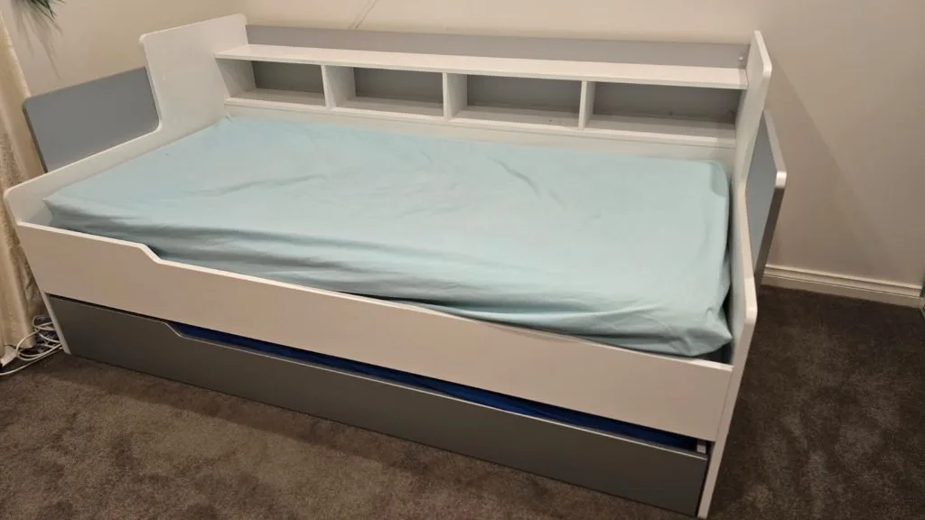 Single trundle bed with mattress - Good condition - Carnegie, 3163