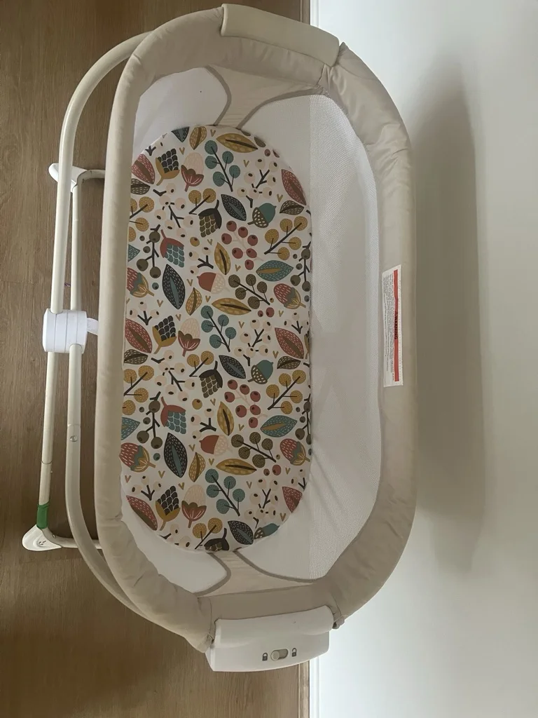 Fisher-Price Portable Baby Bassinet - Good condition - Truganina, Melbourne - Additional photo 2 | Zirkly