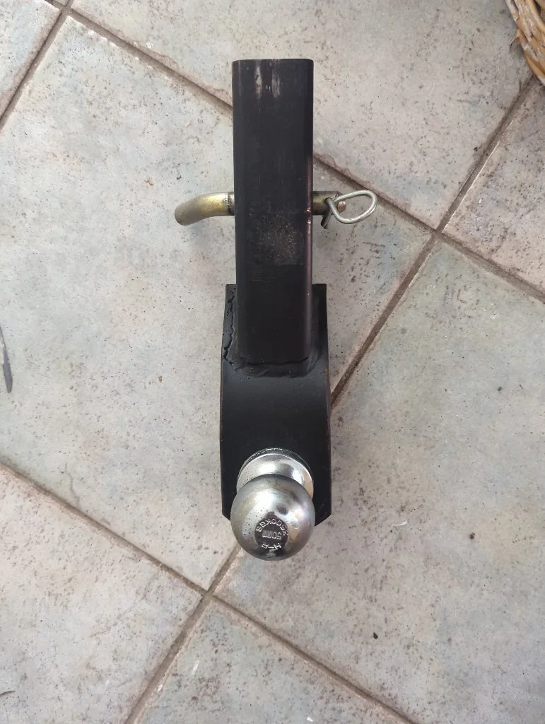50mm 2500kg Tow Hitch Receiver with Ball - Good condition - Carnegie, Melbourne | Zirkly
